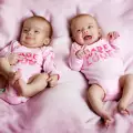 Еднояйчните близнаци сънуват еднакви кошмари