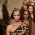 Коя е Карли Клос в света на модата
