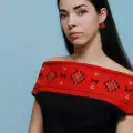 Едва 16-годишна, родна дизайнерка прослави българските шевици