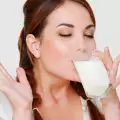 Чаша топло мляко преди сън