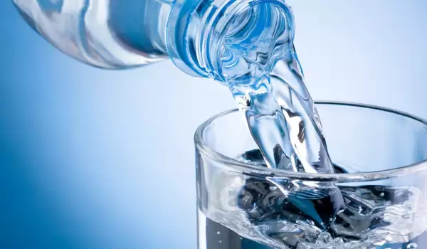 Ето как да променим живота си, като пием само вода