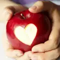 Хапвайте ябълки и домати за здрави бели дробове