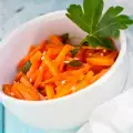 Морковена салата с фъстъци и сусамово масло