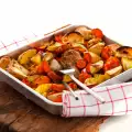 Патладжани, чушки и картофи на фурна