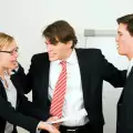 Как да разрешаваме конфликти на работа?