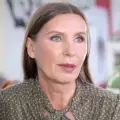 На 60 като на 20! Вижте жената, която става все по-красива с времето