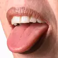 Как изглеждат гъбичките по езика?