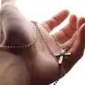 Боря се със себе си, а трябва да взема решение