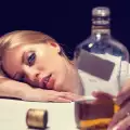 Защо все повече жени са зависими от алкохола?