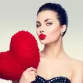Техники в грима, които ще направят устните ви да изглеждат по-обемни