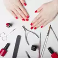 Как да премахнем кожичките около ноктите?