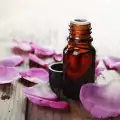 Етерично масло от розово дърво - ползи и приложения