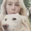 Соня Васи празнува рождения ден на кучето си