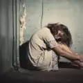 Семейството ми го мрази, а аз съм бременна от него!