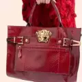 Версаче представи нова колекция от чанти