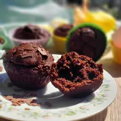 Какаови мъфини с парченца шоколад