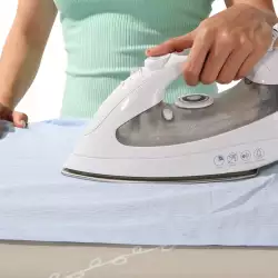 Знаете ли как се почиства ютия?