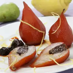 Резени круши с червено вино