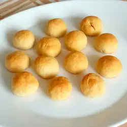 Сладки с масло и локум