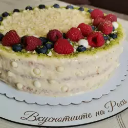 Торта с ванилов крем и плодове
