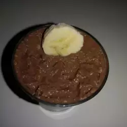 Здравословен крем с авокадо, банан и фурми