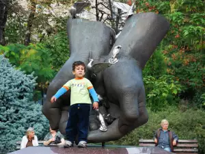Бълхи и въшки нападат децата през лятото