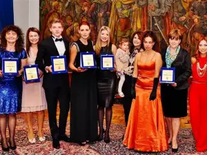 Златка и Йоанна Драгнева наградени за добрини