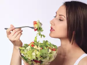 Как трябва да се хранят жените в различната си възраст?