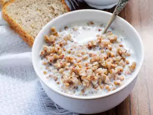 Елдена каша с канела и ябълки - вкусна и полезна