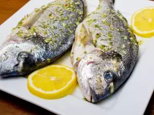 Как да мариноваме риба преди готвене?