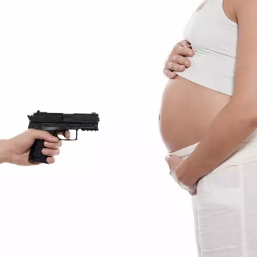 Сваляше ми звезди, забременях и разбрах, че е женен и има 3 деца