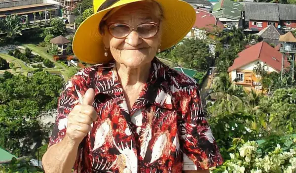Тази 90-годишна баба е най-възрастният пътешественик в света