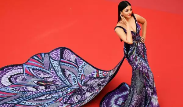 Тази пеперудена рокля събра погледите на фестивала в Кан