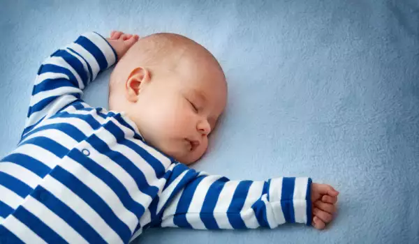 Доказани трикове за бързо приспиване на бебето