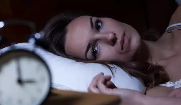 Как да се справим с недоспиването и безсънието