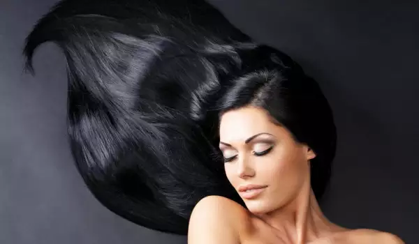 Черната коса е хит сред българските звезди