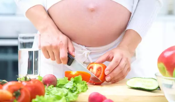 Противопоказни храни и напитки при бременност