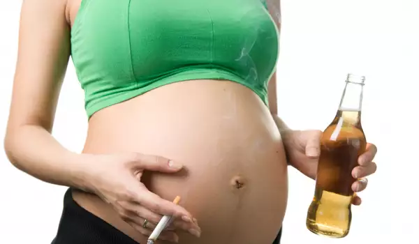 Умереният алкохол не бил вреден за бебето