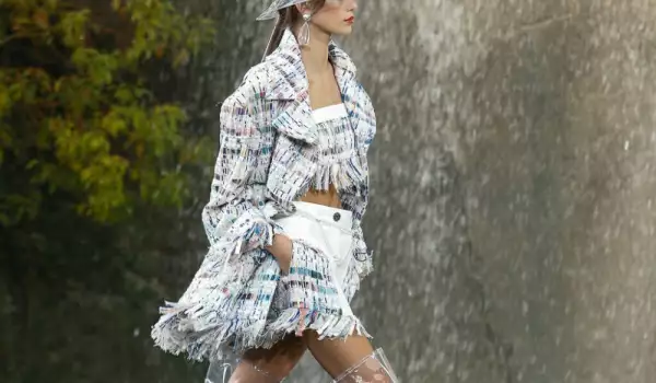 Модерни под дъжда е вдъхновението на Шанел за новия сезон