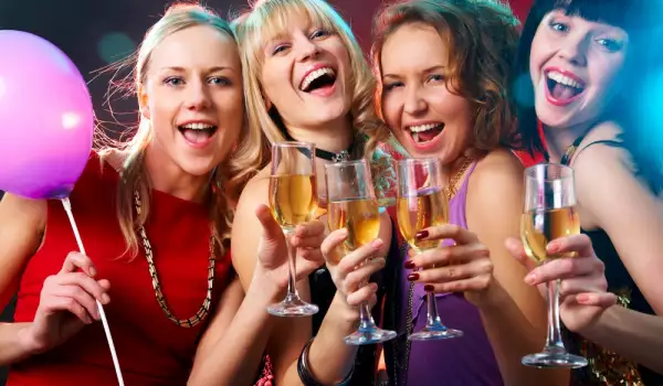 Трите причини, заради които прекалявате с алкохола