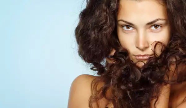 Това са причините за бързото омазняване на косата ви