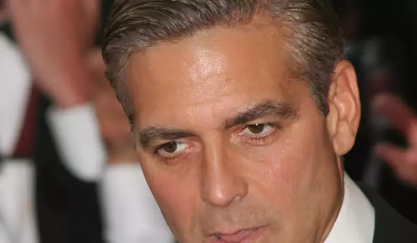 Джордж Клуни заразен с малария в Судан