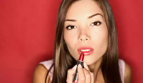 Най-опасните козметични продукти, които използваме всеки ден