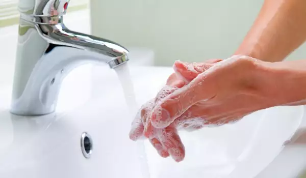 Правилно миене на ръцете