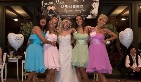 Италианката, която вдигна пищна сватба, за да се омъжи за себе си