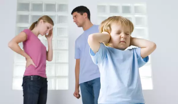 Стресът на родителите променя ДНК-то на децата