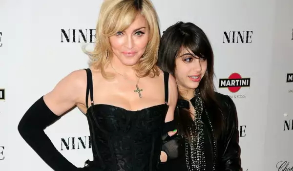 Щерката на Мадона скандализира целия свят с тази снимка
