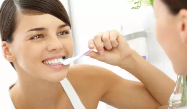 Миене на Зъби