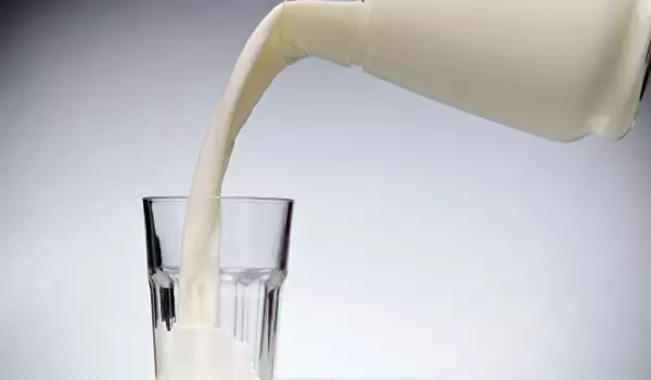 Разрешено ли е прясното мляко при бронхит и респираторни проблеми?