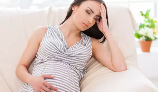 При някои бременни жени гаденето продължава дълго